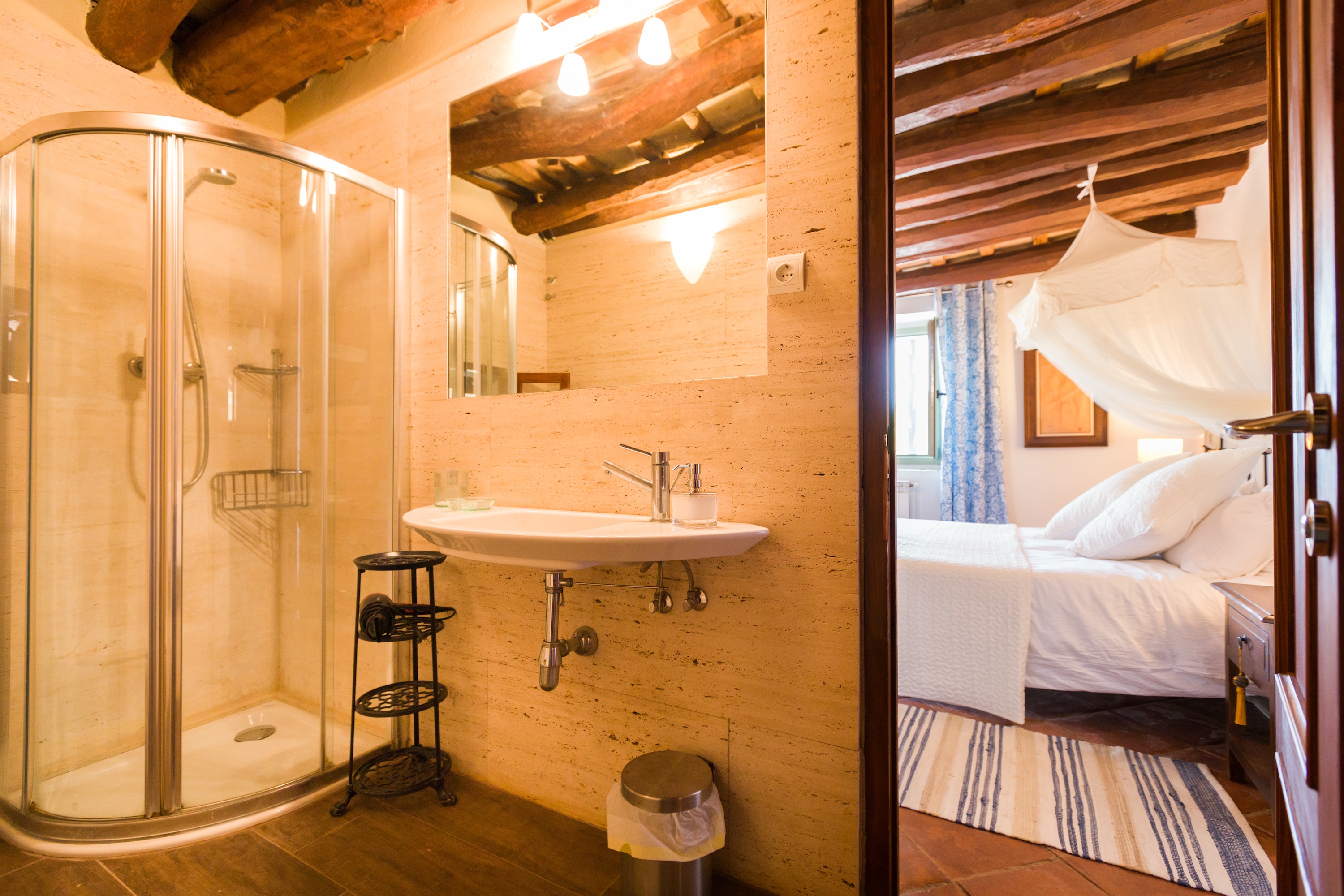 Barcelona Villa Rent Manresa Bathroom 1