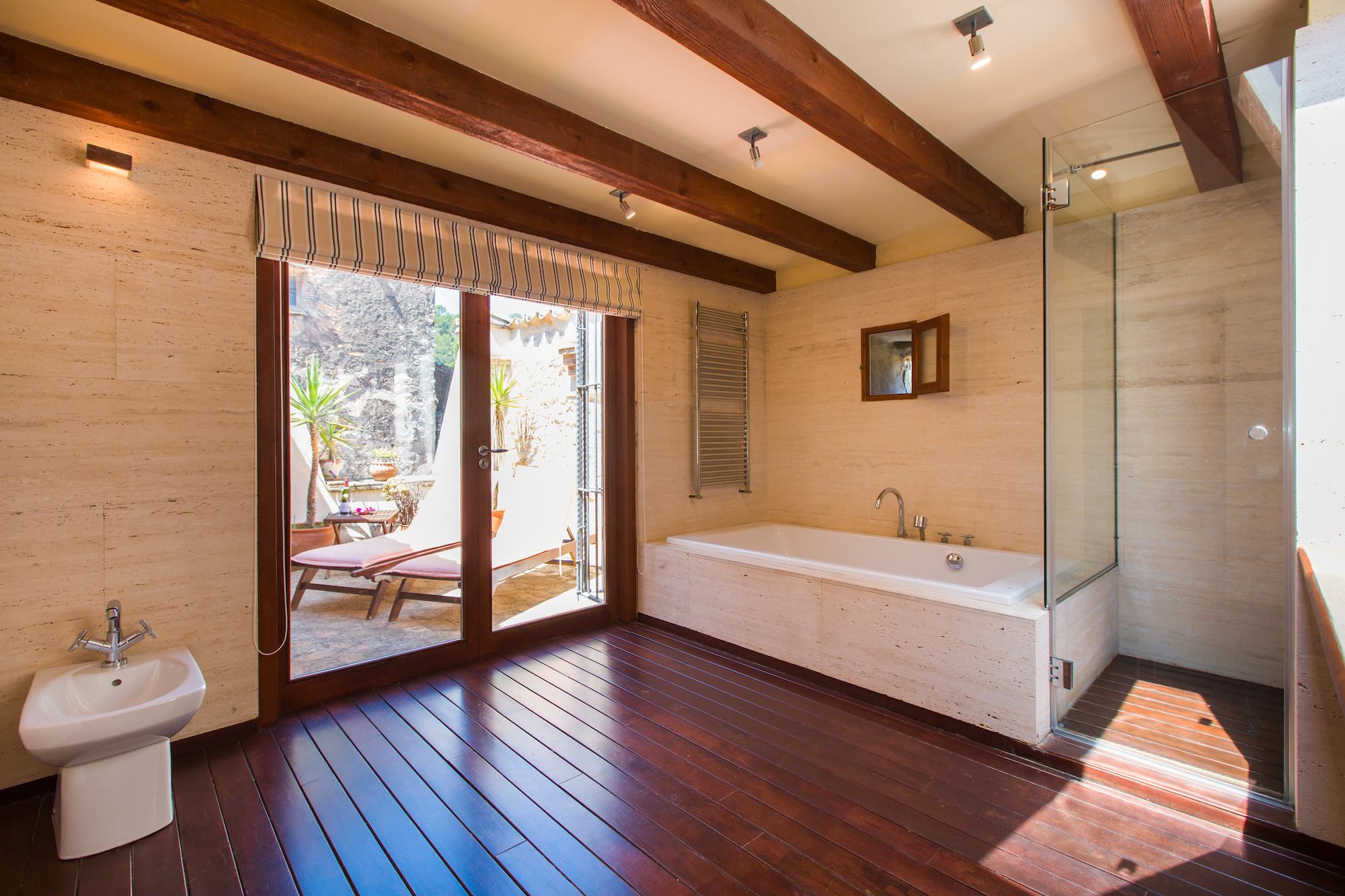 Large Barcelona Villa Montserrat bathroom
