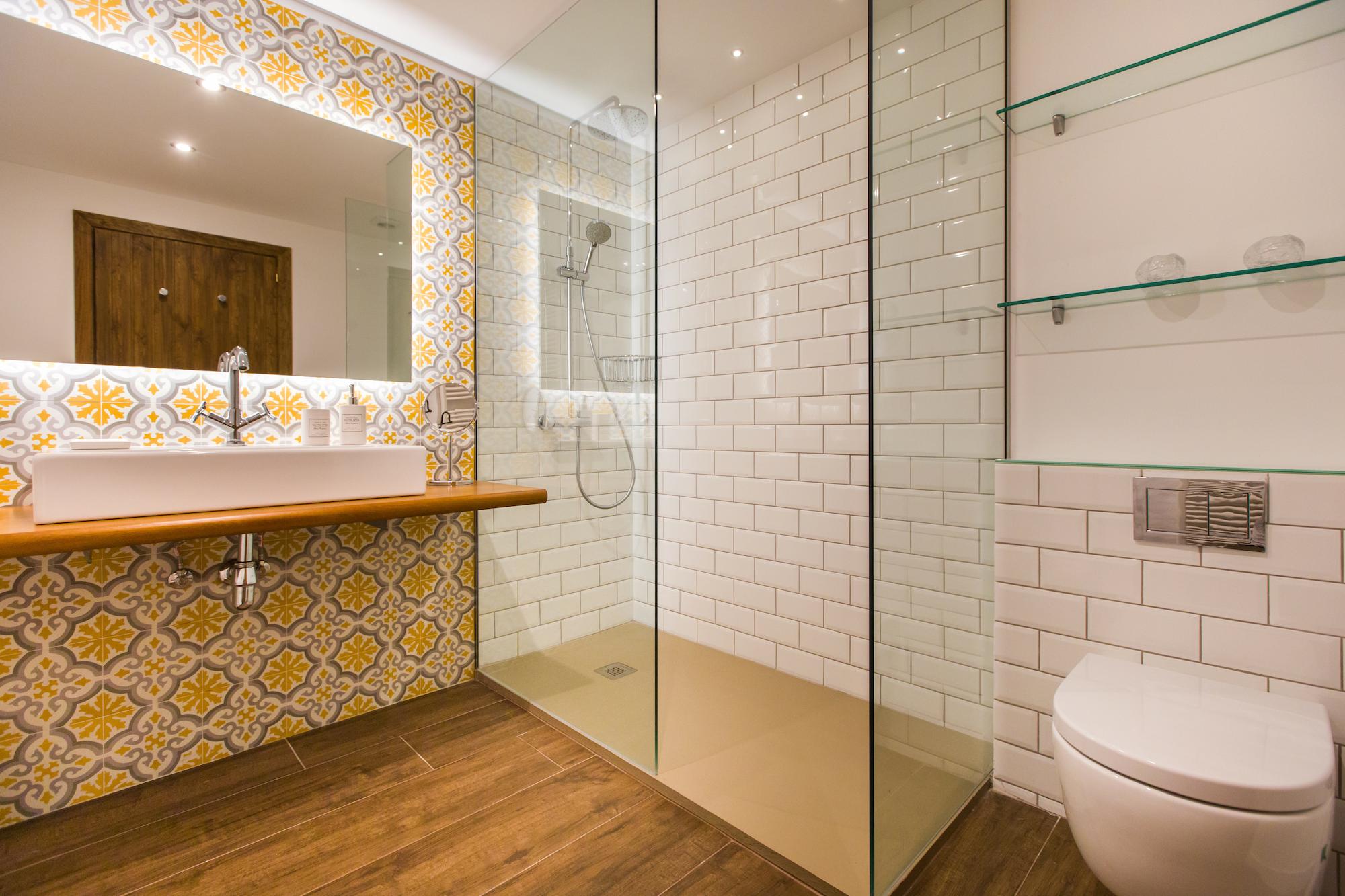 Large Barcelona Villa Siurana Bathroom